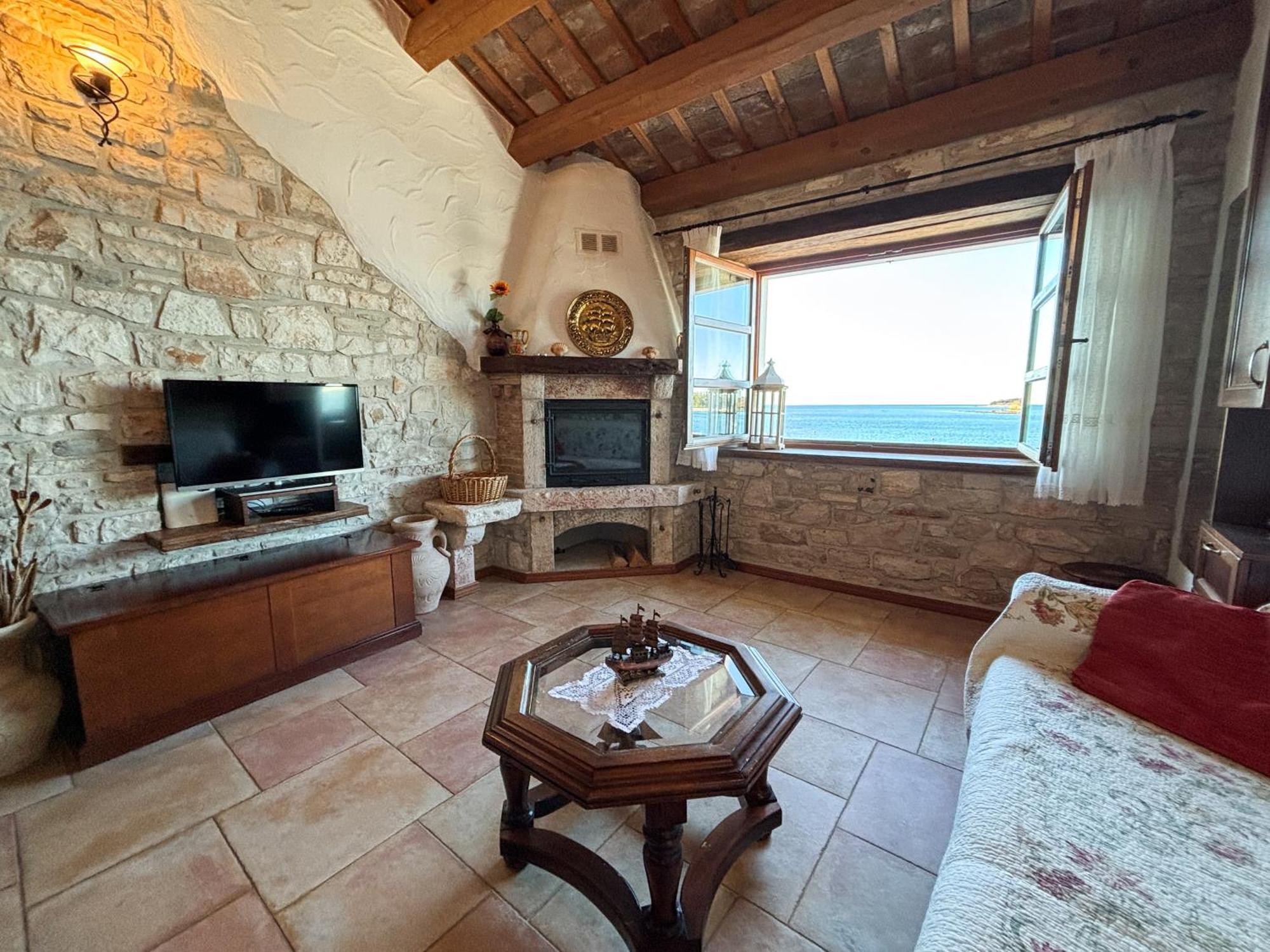 City Center Coastal Escape - Apartments With Sea View Or Cozy Room Novigrad Istria 外观 照片