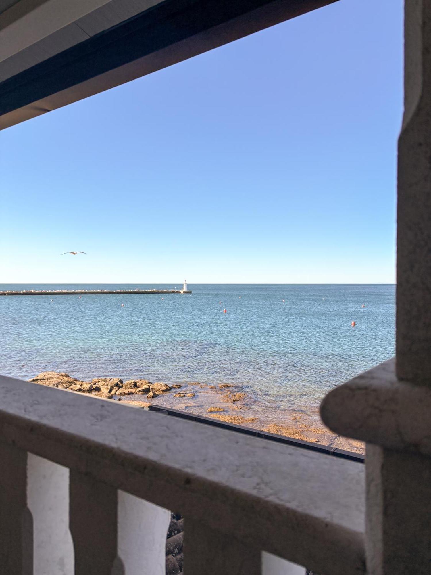 City Center Coastal Escape - Apartments With Sea View Or Cozy Room Novigrad Istria 外观 照片