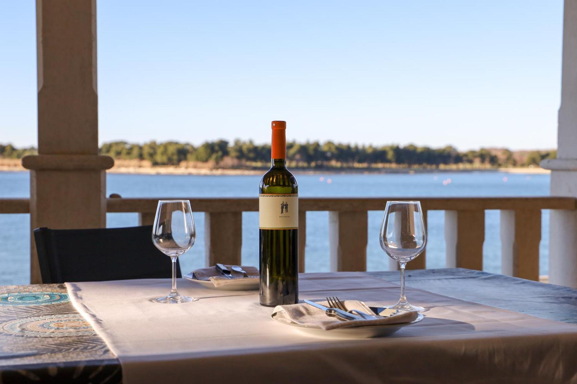 City Center Coastal Escape - Apartments With Sea View Or Cozy Room Novigrad Istria 外观 照片