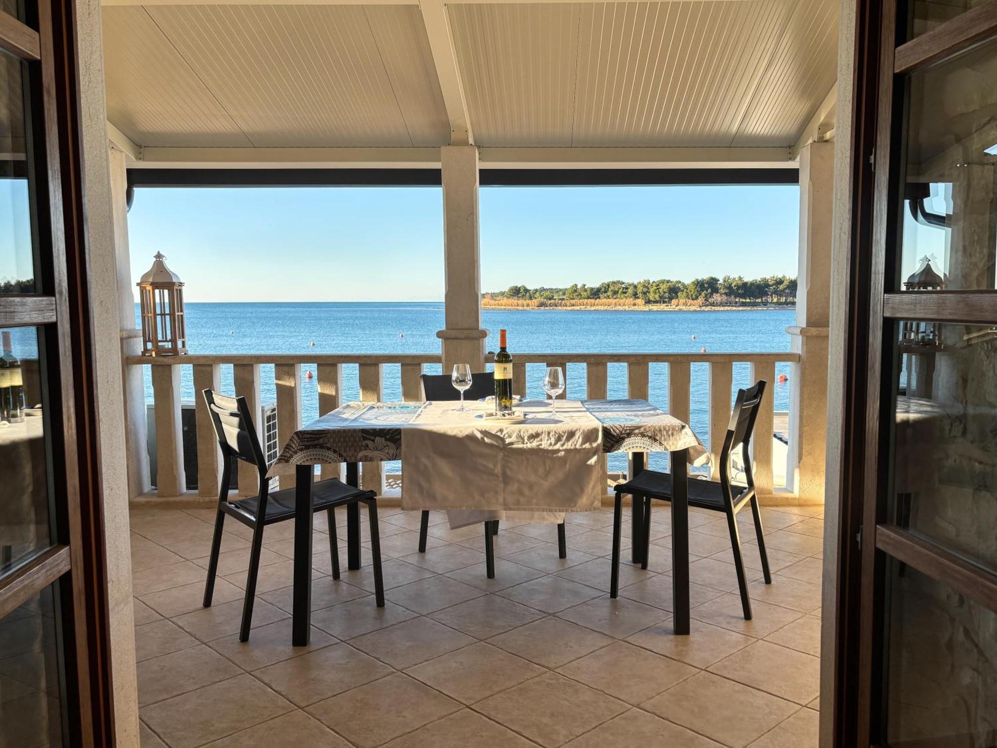 City Center Coastal Escape - Apartments With Sea View Or Cozy Room Novigrad Istria 外观 照片