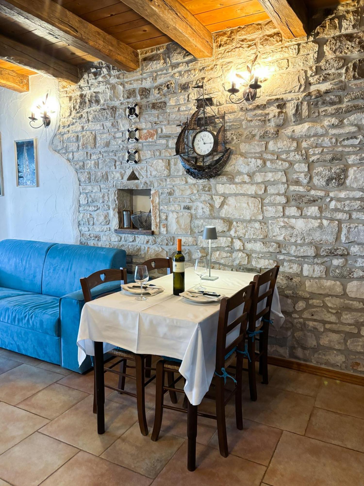 City Center Coastal Escape - Apartments With Sea View Or Cozy Room Novigrad Istria 外观 照片