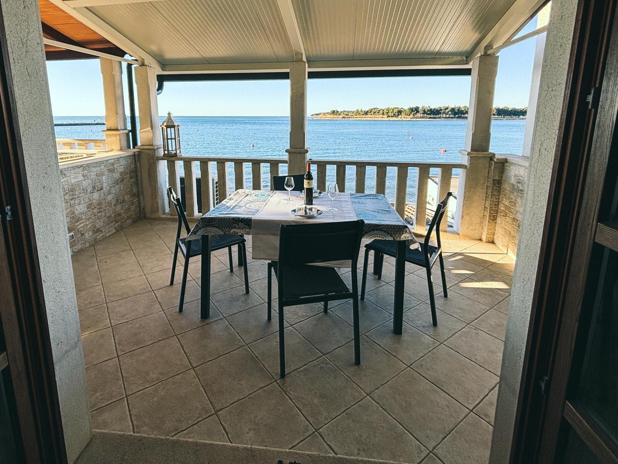 City Center Coastal Escape - Apartments With Sea View Or Cozy Room Novigrad Istria 外观 照片