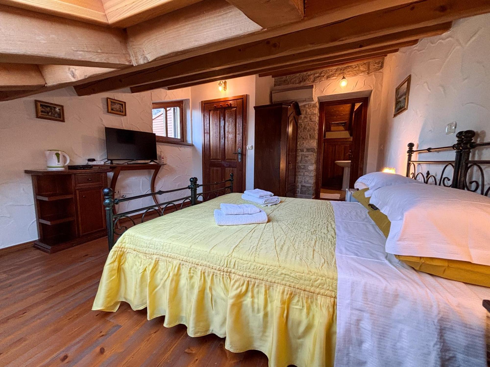 City Center Coastal Escape - Apartments With Sea View Or Cozy Room Novigrad Istria 外观 照片