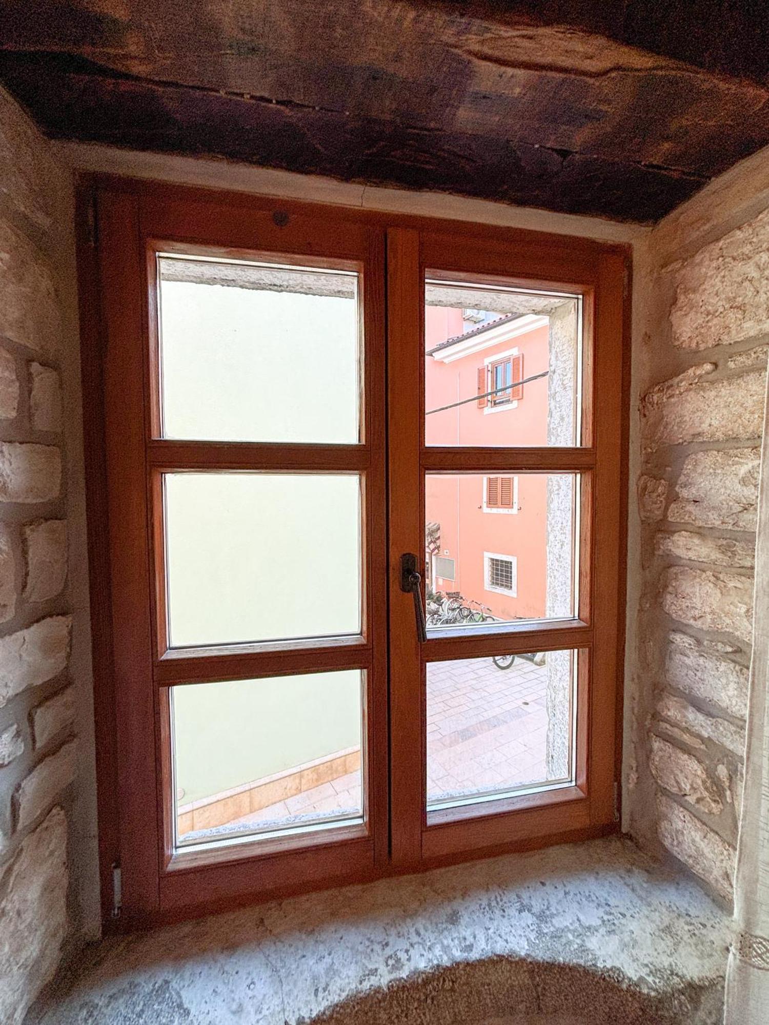 City Center Coastal Escape - Apartments With Sea View Or Cozy Room Novigrad Istria 外观 照片
